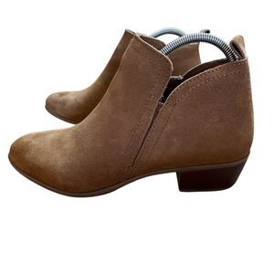 Diba Size 9 Women’s Brown Suede leather Ankle Boots Booties